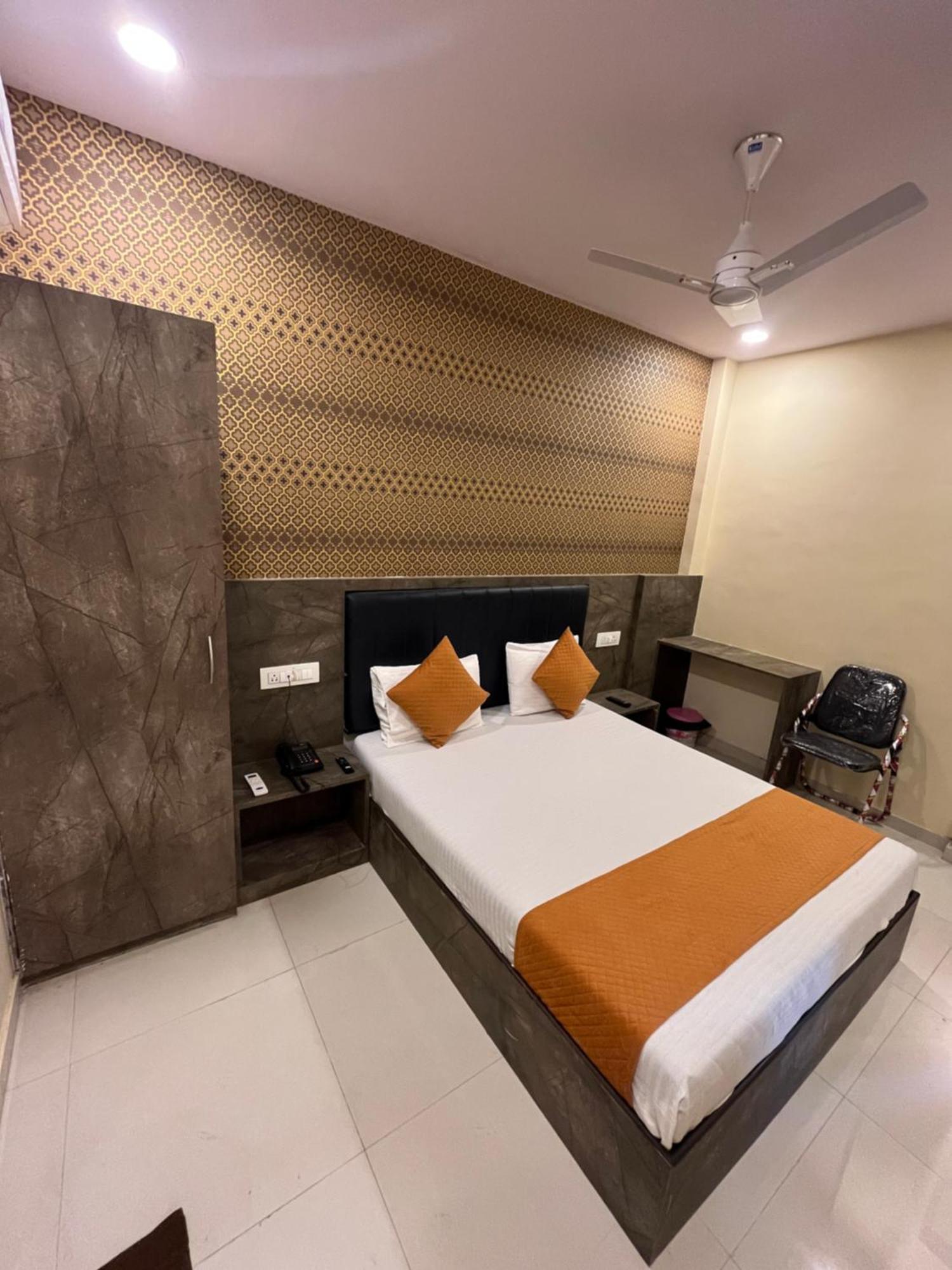 Hotel Grand Bella มุมไบ ภายนอก รูปภาพ